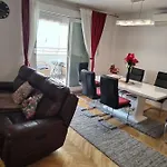 Deluxe Manuela With Balcony Center Affittacamere