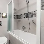 בית הארחה Deluxe Manuela With Balcony Center 3*