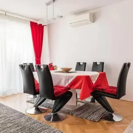 Konukevi Deluxe Manuela With Balcony Center 3*