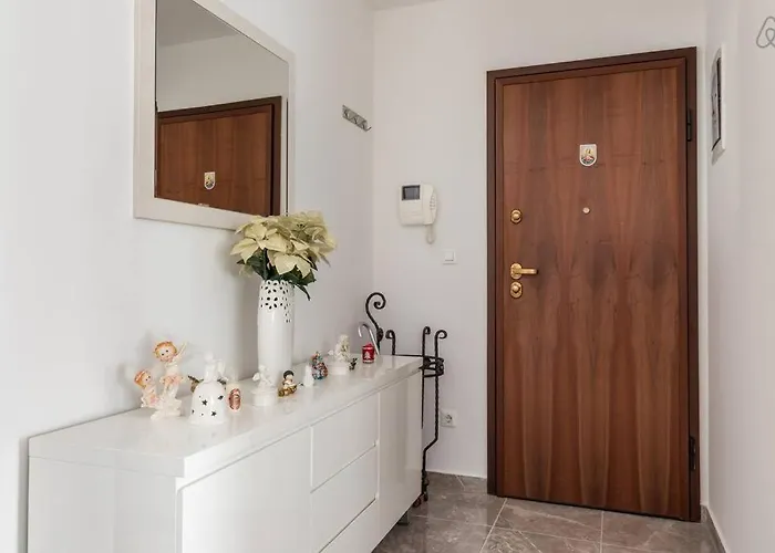 Gasthuis Deluxe Manuela With Balcony Center Split