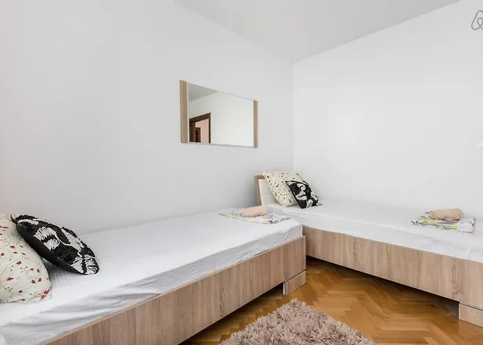 Gasthuis Deluxe Manuela With Balcony Center